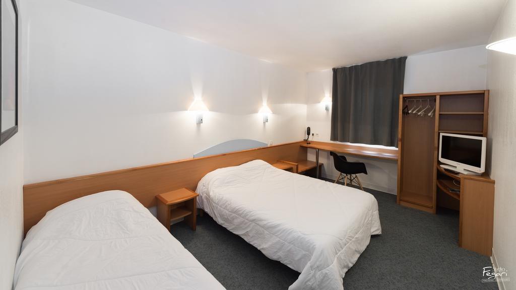 Hotel First Роде Номер фото